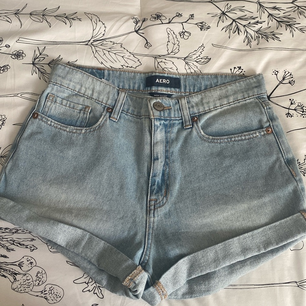 light wash mom shorts